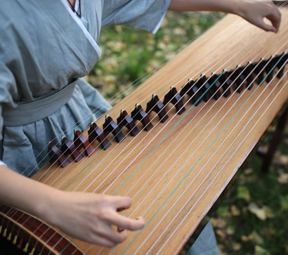 淺談古箏花指、刮奏,連抹與連托之不同